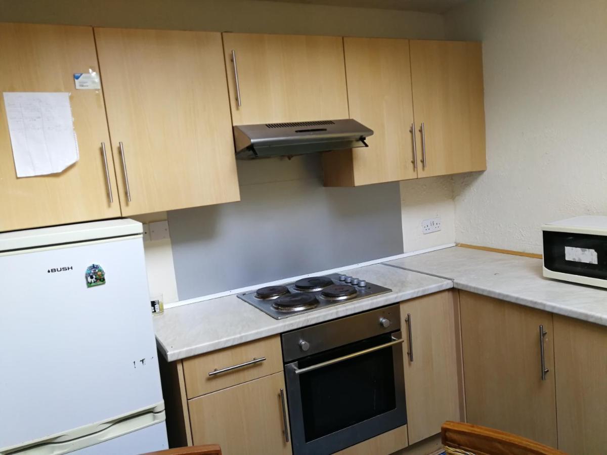 A Double Bedroom Near Glasgow City Centre Not In Great Condition Suitable For Short Stay Exterior foto